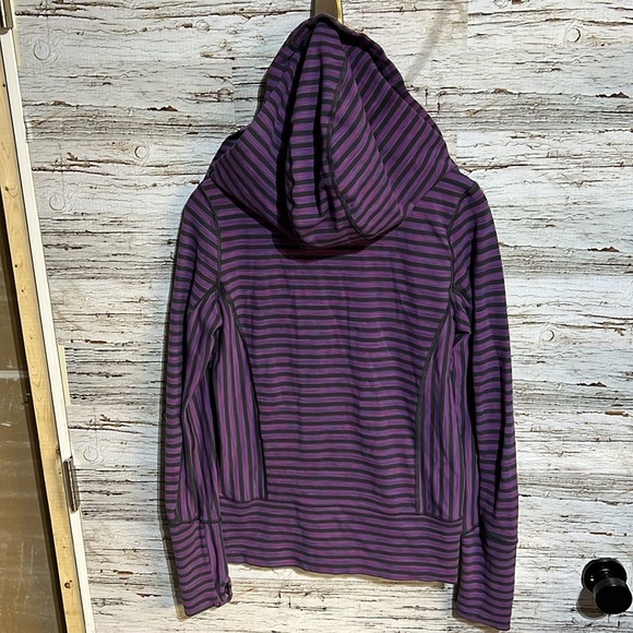 Lululemon zip up hoodie size  6 - Picture 12 of 13